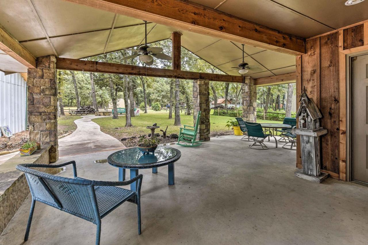 Kingston House With Fire Pit, Short Walk To Lake! Екстериор снимка